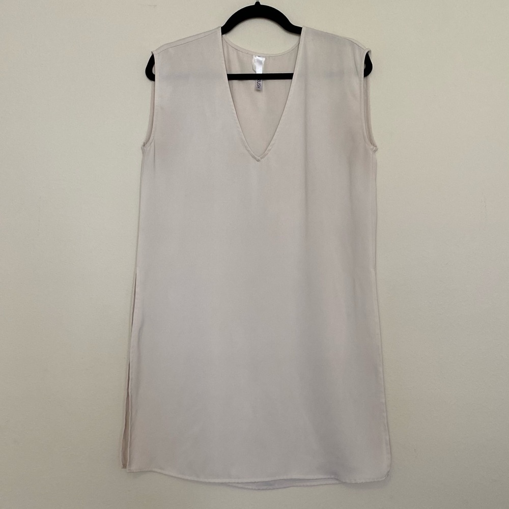 Sleeveless tunic with Slit Sides